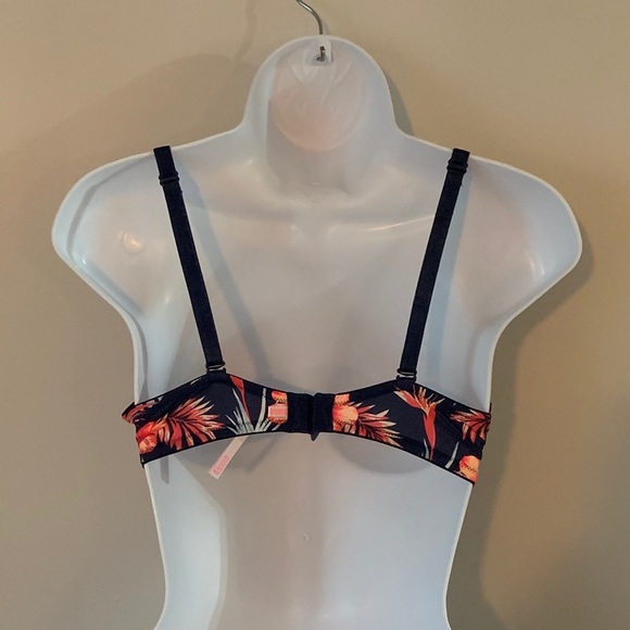 NWOT Pink Victoria’s Secret Tropical Floral Push Up Bra - Picture 2 of 3